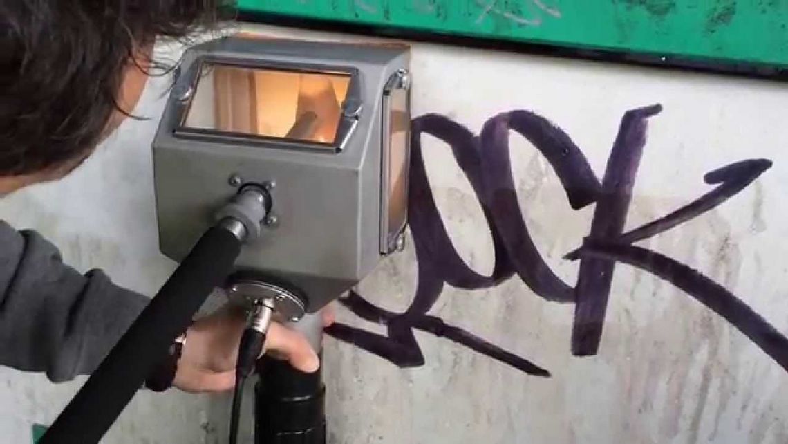 graffiti removal from painted surface